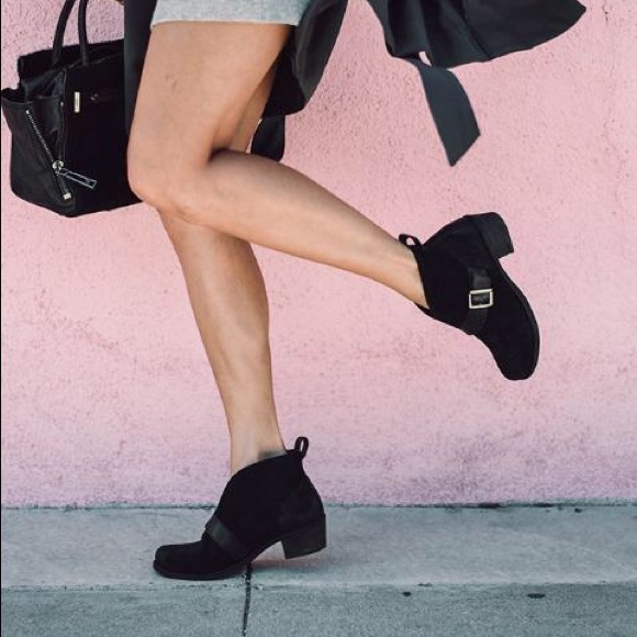 UGG Australia Wright Belted Booties Boot Shoes 8 - Picture 10 of 10